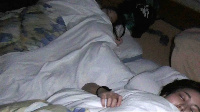 [JKSR-510-01] [凸出她睡覺！ 我的朋友在隔壁睡覺。 [ 聲音耐心！ 】 - R18